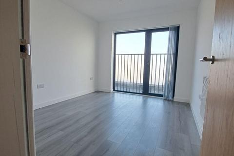 2 bedroom penthouse to rent, Card House, Bingley Road, Bradford, BD9
