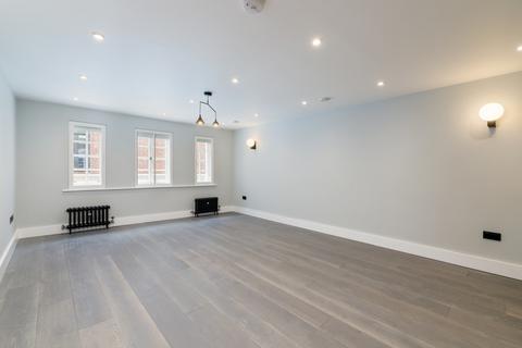 Studio to rent, Beak Street, Carnaby W1