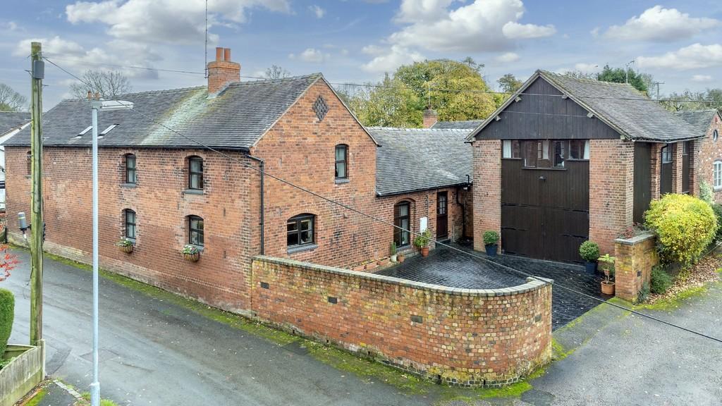 Dingle Lane, Hilderstone, Staffordshire 5 bed barn conversion for sale