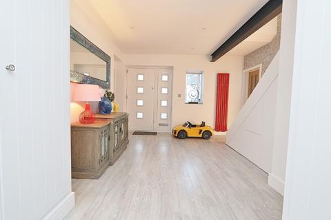 4 Mowbrays Close, Romford, RM5 3HJ
