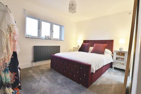 4 Mowbrays Close, Romford, RM5 3HJ