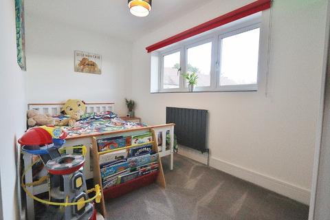 4 Mowbrays Close, Romford, RM5 3HJ