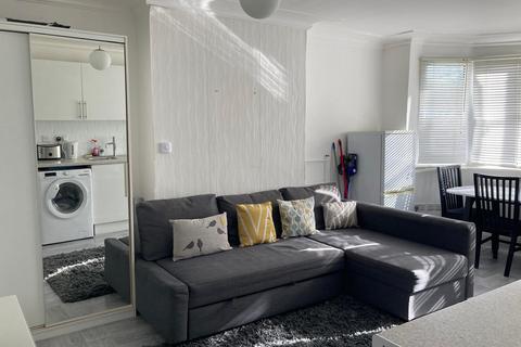 1 bedroom flat for sale - Highfield Avenue, Golders Green, NW11