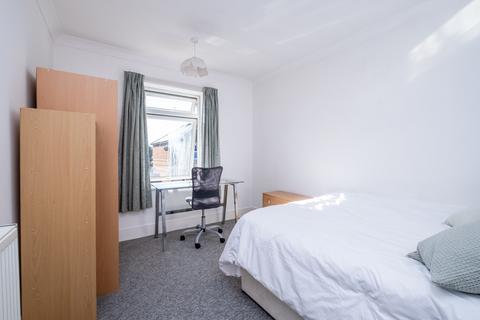 1 bedroom detached house to rent, Beswick Avenue, Ensbury Park