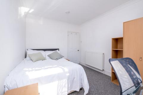 1 bedroom detached house to rent, Beswick Avenue, Ensbury Park