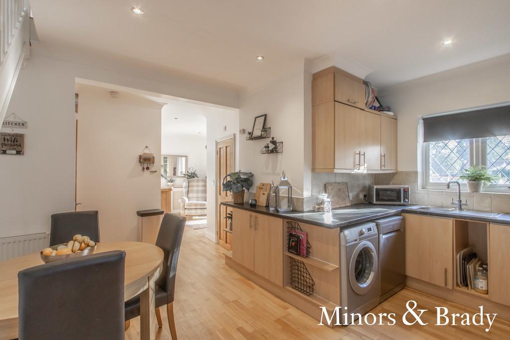 Holmesdale Road, Brundall 4 bed detached bungalow £375,000