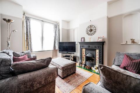 17 Percy Road, Guildford, GU2 9PA