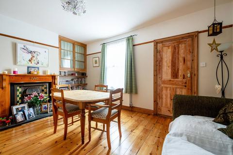 17 Percy Road, Guildford, GU2 9PA