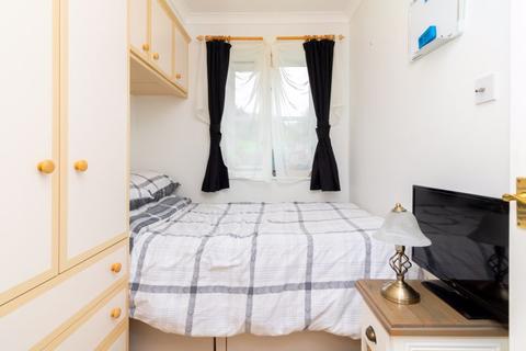 3 bedroom semi-detached house for sale - Asprey Grove, Caterham