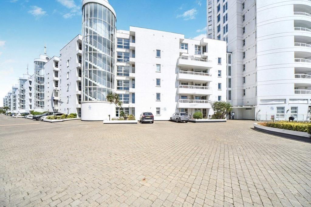 Barrier Point, Royal Docks, E16 2 bed apartment £2,210 pcm (£510 pw)