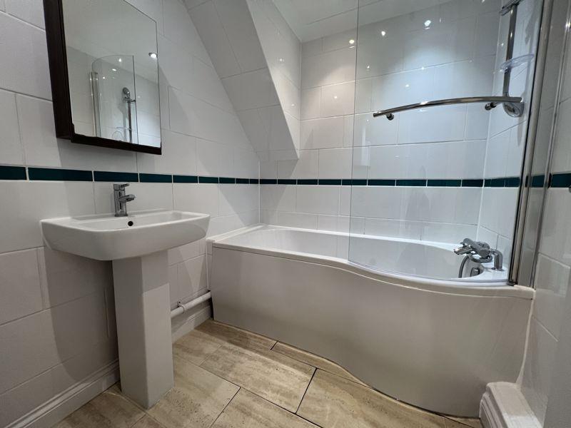 Ambleside Drive, SouthendOnSea 2 bed apartment for sale £220,000