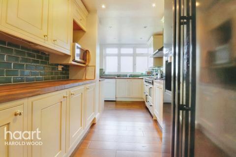 53 Recreation Avenue, Harold Wood, Romford, RM3 0TD