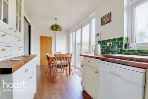 53 Recreation Avenue, Harold Wood, Romford, RM3 0TD