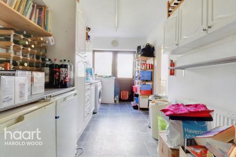 53 Recreation Avenue, Harold Wood, Romford, RM3 0TD