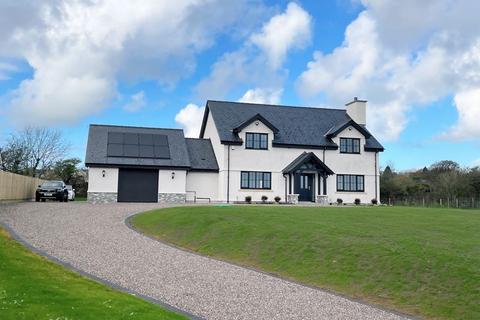 5 bedroom detached house for sale - Llangristiolus, Bodorgan, Isle of Anglesey