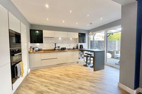 4 bedroom semi-detached house for sale - Plants Brook Road, Sutton Coldfield, B76 1EX