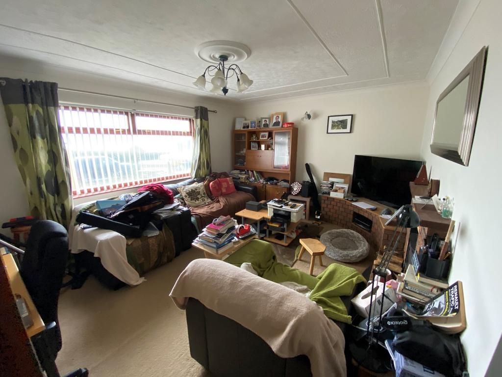 New Cross, Aberystwyth, SY23 3 bed bungalow £219,950