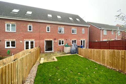 3 bedroom townhouse for sale - Ecklands Croft, Millhouse Green, Sheffield, S36