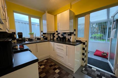 3 bedroom semi-detached house for sale - Stanley Road, West Bromwich, B71 3JQ