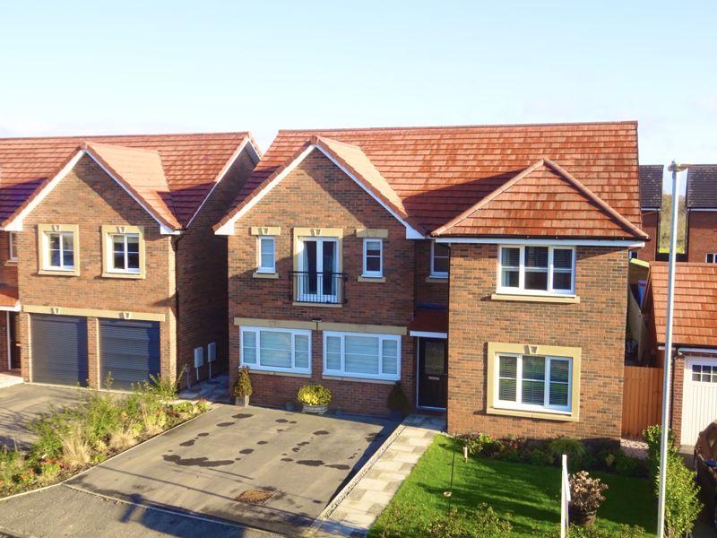 Riddles Avenue, Willaston, Cheshire 5 bed detached house £400,000