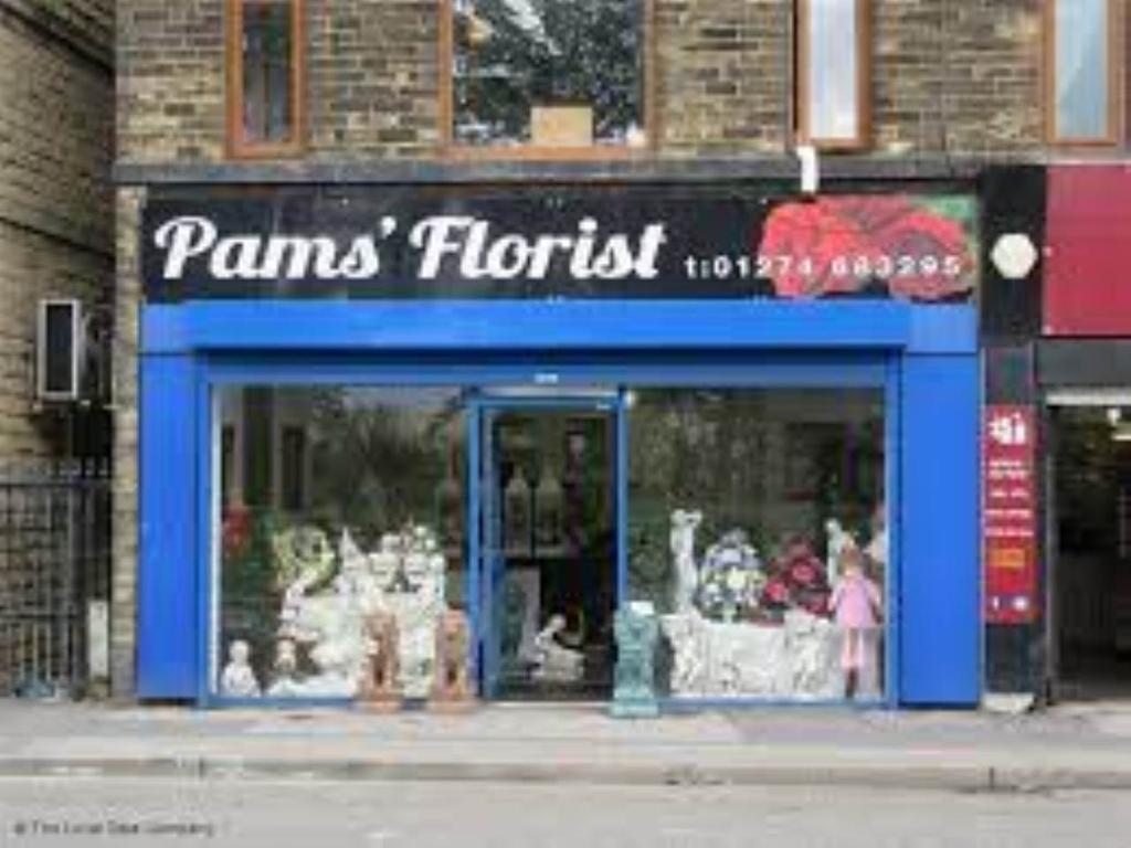 Tong Street, Bradford, Property £495 pcm (£114 pw)