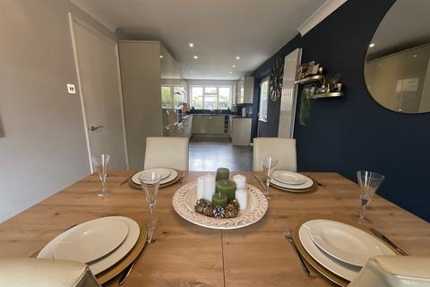 4 bedroom detached house for sale, Caladonia Lane, Wickford, Essex