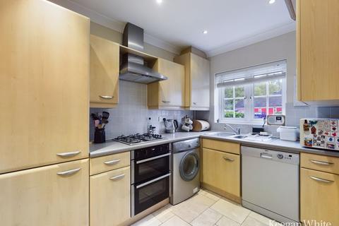 11 Braeside, Naphill, High Wycombe, HP14 4RY