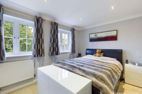 11 Braeside, Naphill, High Wycombe, HP14 4RY