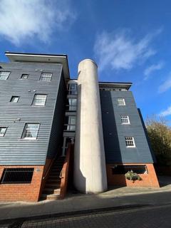 2 bedroom flat to rent, 25 Ripple Court, Barton Mill Road, Canterbury, CT1 1GN