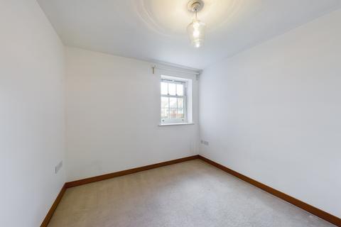 2 bedroom flat to rent, 25 Ripple Court, Barton Mill Road, Canterbury, CT1 1GN