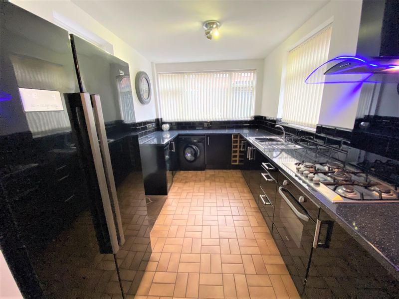 Woodstock Drive, Swinton, Manchester 3 bed semidetached house £1,295