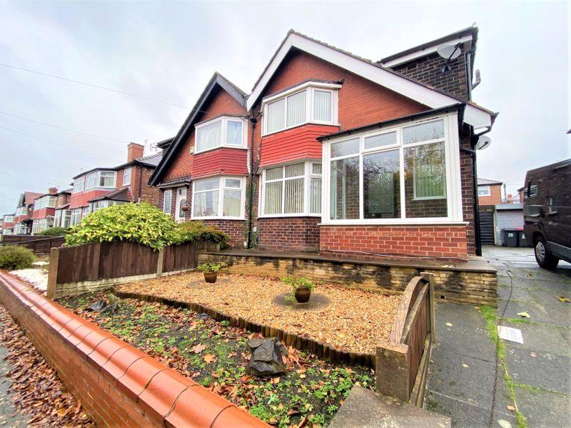 Woodstock Drive, Swinton, Manchester 3 bed semidetached house £1,295