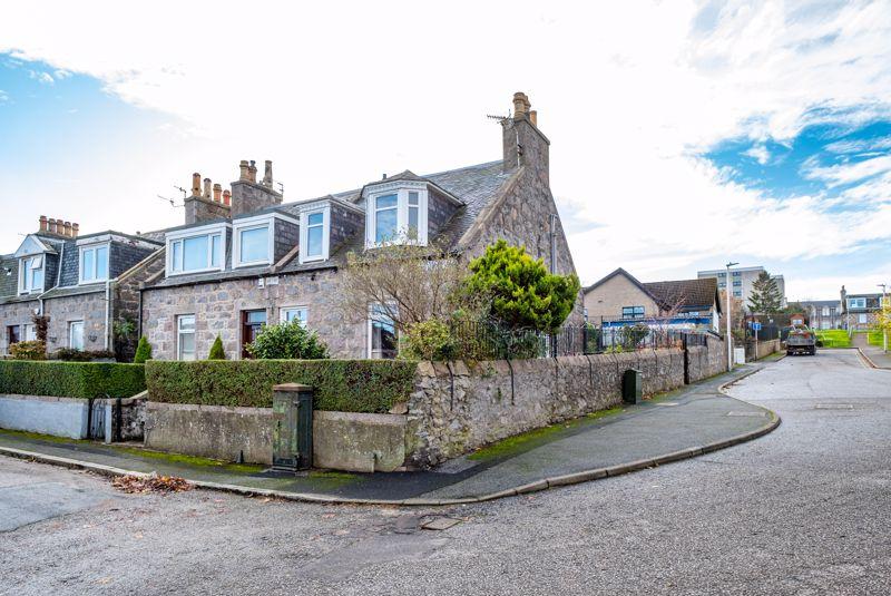 Gladstone Place, Aberdeen 3 bed semidetached house for sale £175,000