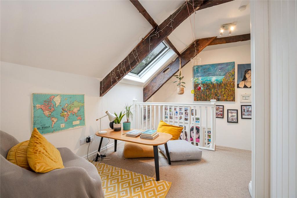 2nd Floor Landing