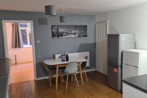 4 bedroom house to rent - Epinal Court, Loughborough