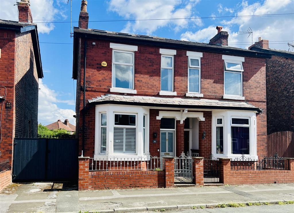 Haddon Grove, Timperley, Altrincham 3 bed semidetached house £485,000