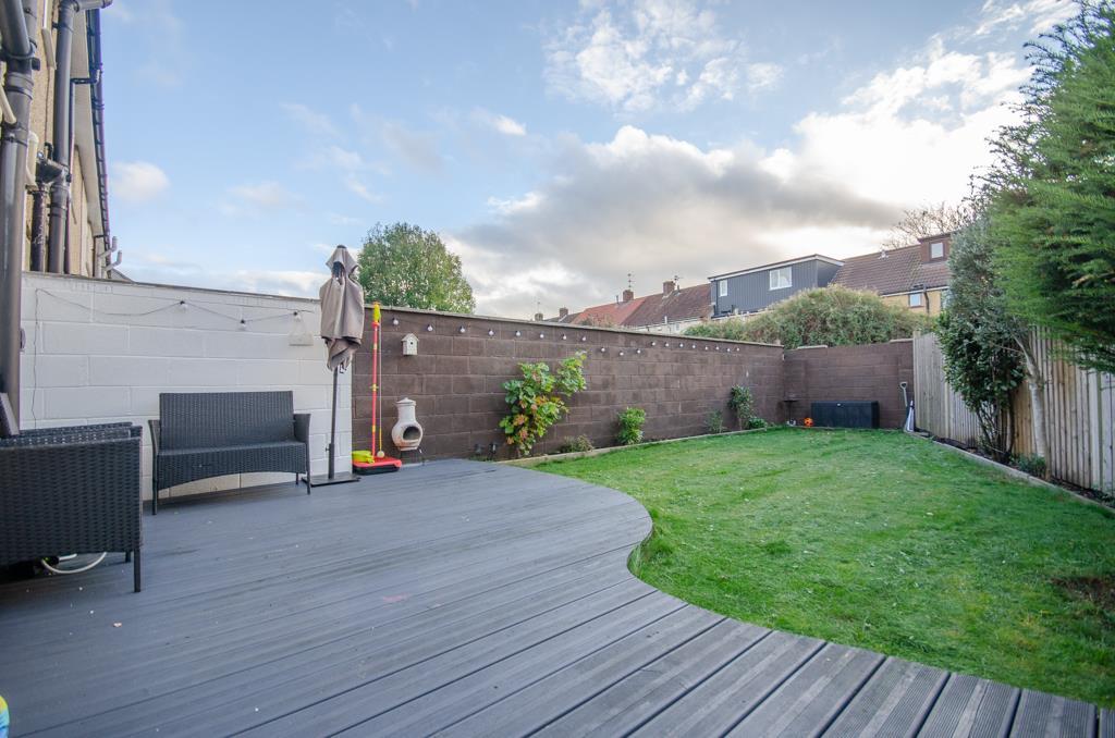 Rear garden 2.jpg