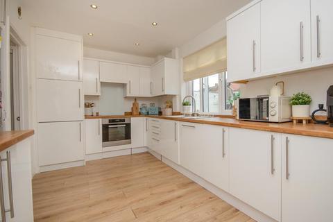 6 Barley Close, Mangotsfield, Bristol, BS16 9DL
