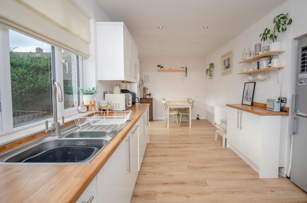 Kitchen 4.jpg