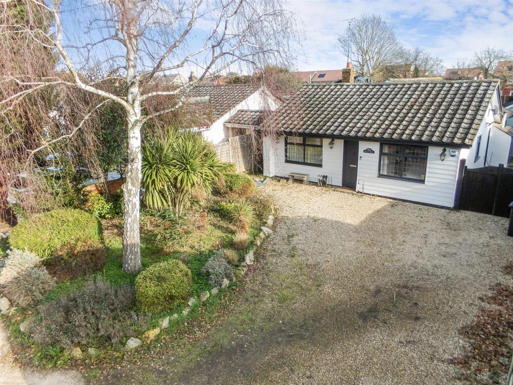 Brabant Road, North Fambridge 2 bed detached bungalow for sale £550,000