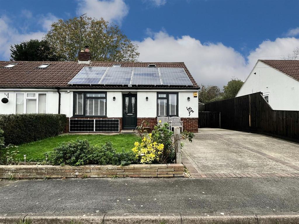 Whitefield Close, Bridgend, Stonehouse 3 bed semidetached bungalow £
