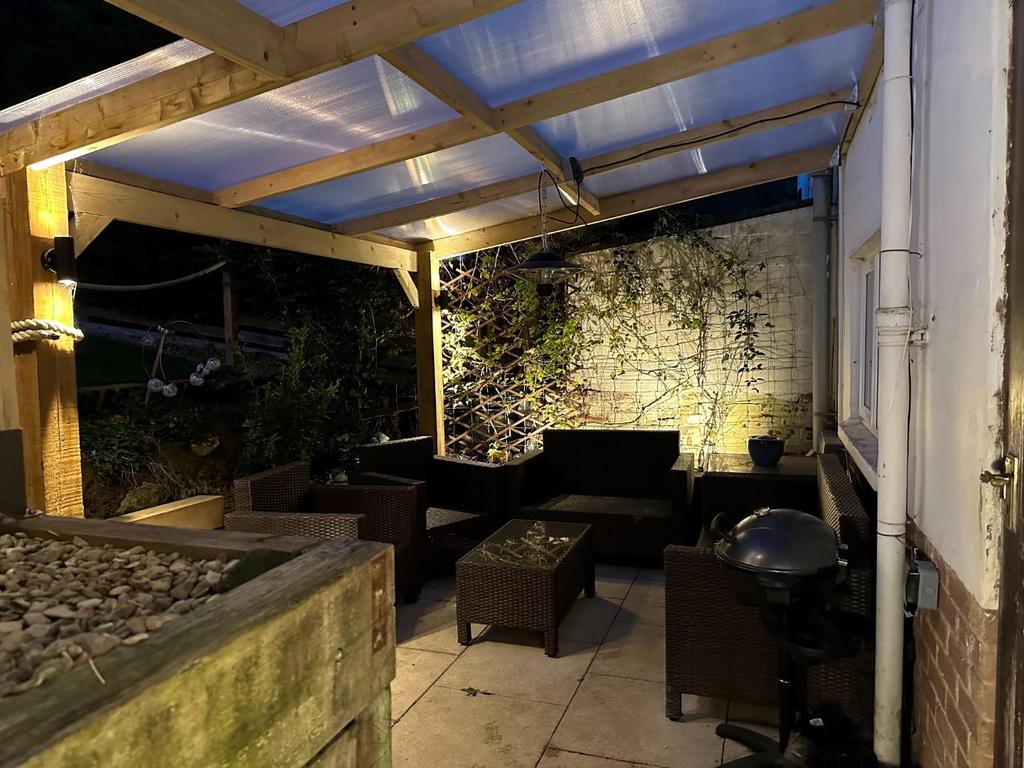Patio 2.jpg
