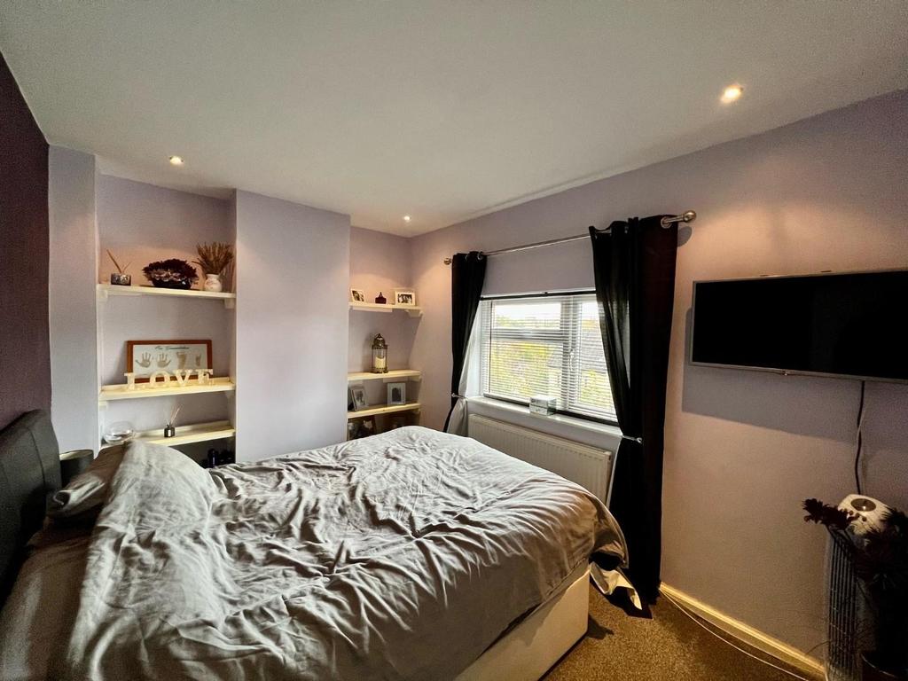 Bed1.jpg