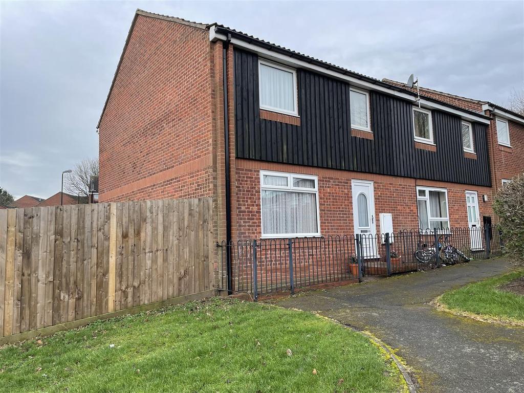 Linney Road, Beaumont Leys, Leicester 3 bed townhouse for sale £180,000
