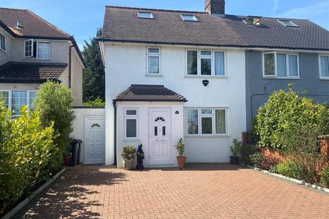 26 Parkway, New Addington, Croydon, CR0 0LA