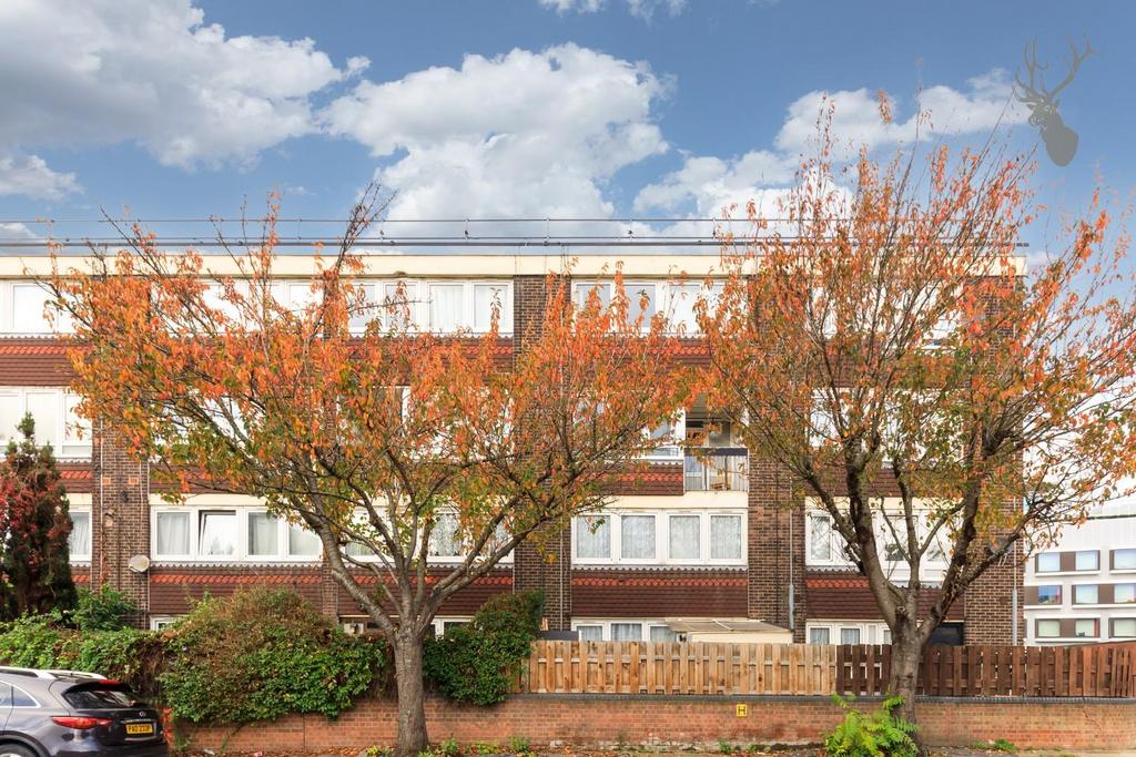 Longnor Road, Stepney Green 2 bed duplex for sale £400,000