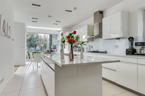 6 bedroom semi-detached house to rent - Hocroft Road, The Hocrofts, London, NW2
