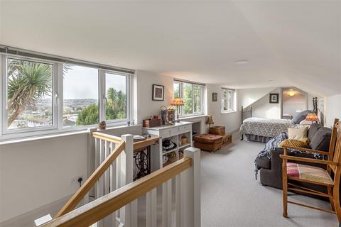 Oaklea Bellaire, Barnstaple, EX31 1QZ