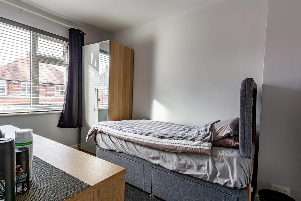 Bedroom 2.jpg