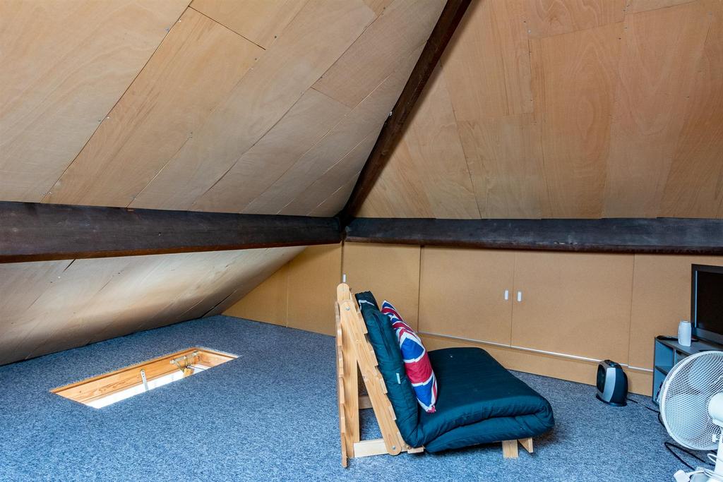 Attic DSC 6473-HDR.jpg